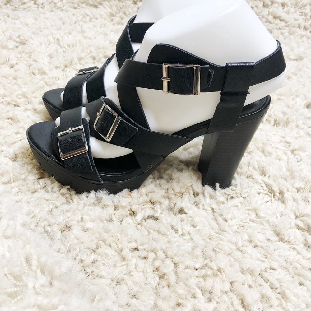 Breckelles Nella Buckle Ankle Strap Heels sz7 - Picture 6 of 9